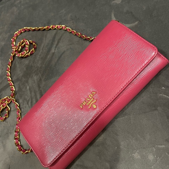 Prada saffiano metal wallet on chain - Picture 2 of 8